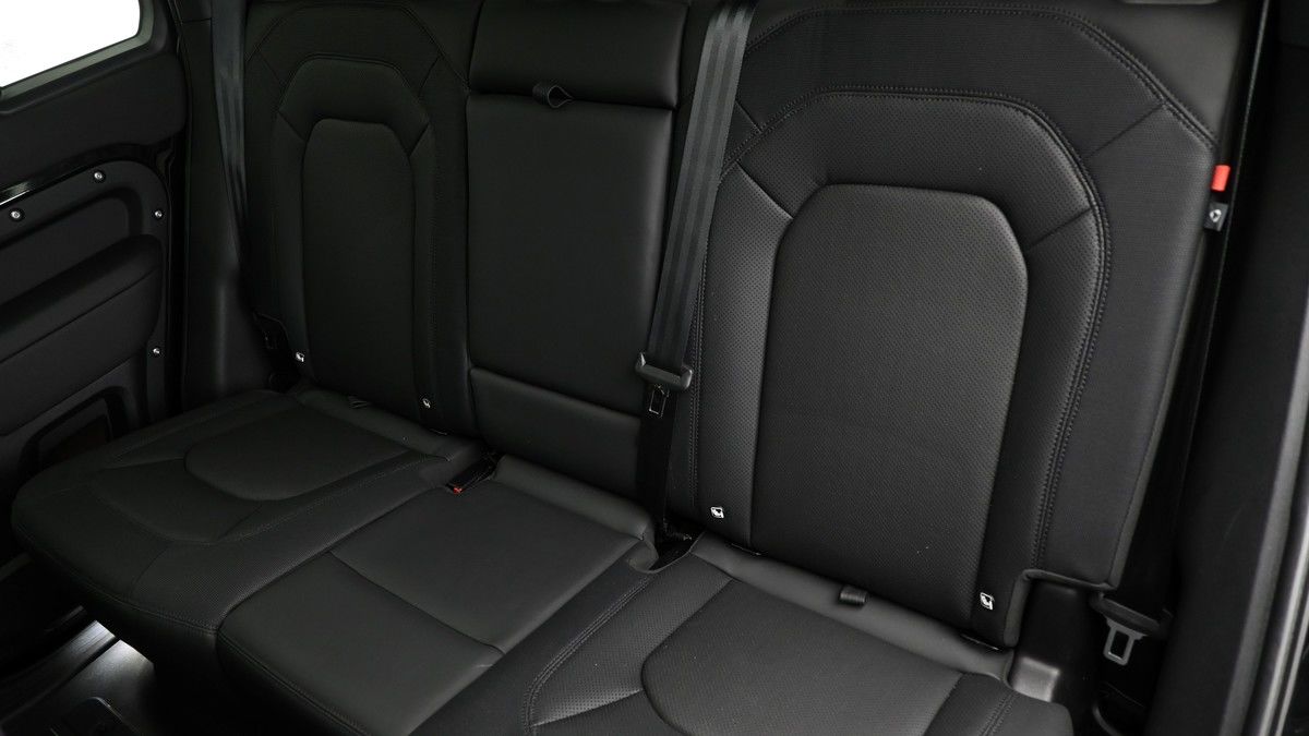 Land Rover Defender 110 Urban Image 5