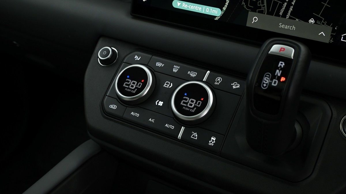 Land Rover Defender 110 Urban Image 12