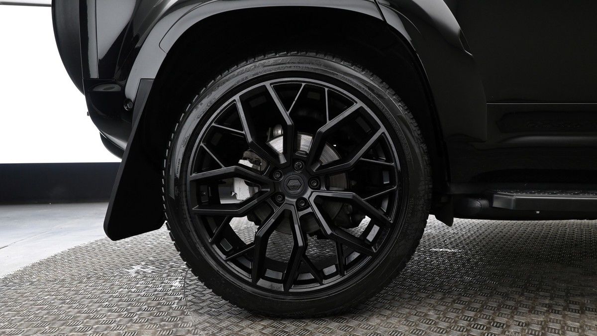 Land Rover Defender 110 Urban Image 9