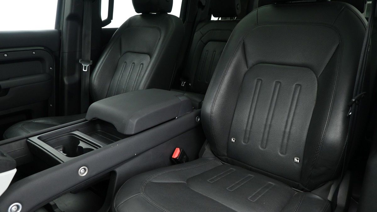 Land Rover Defender 110 Urban Image 4
