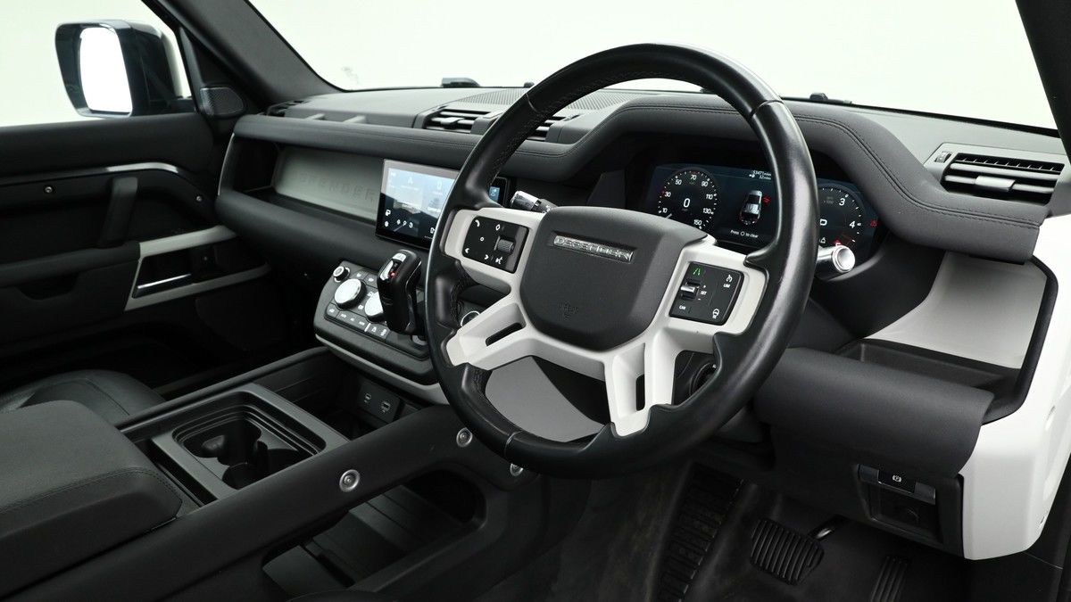 Land Rover Defender 110 Urban Image 3