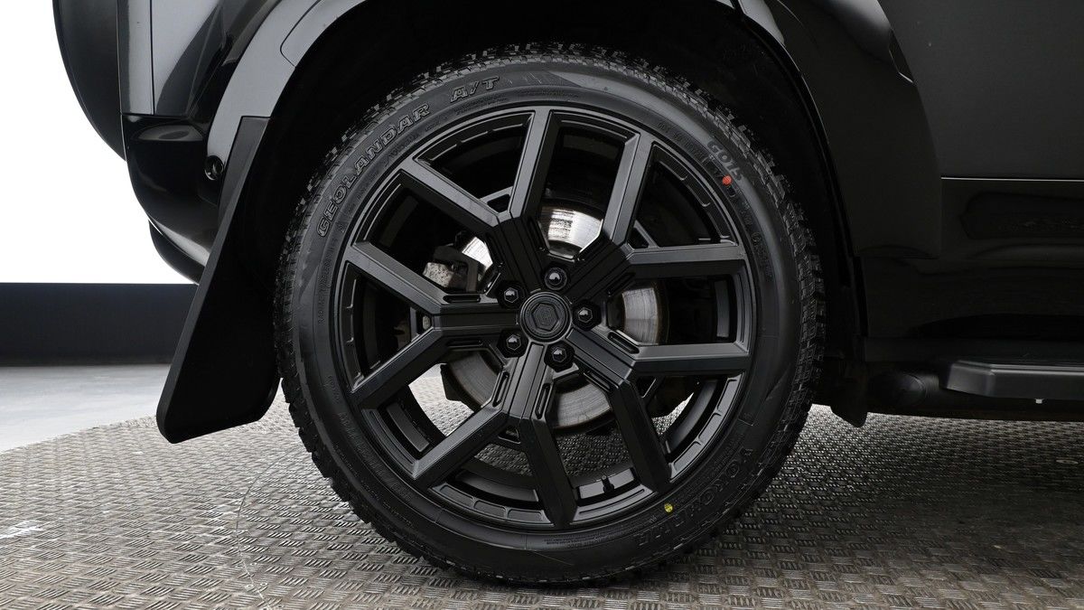 Land Rover Defender 110 Urban Image 9