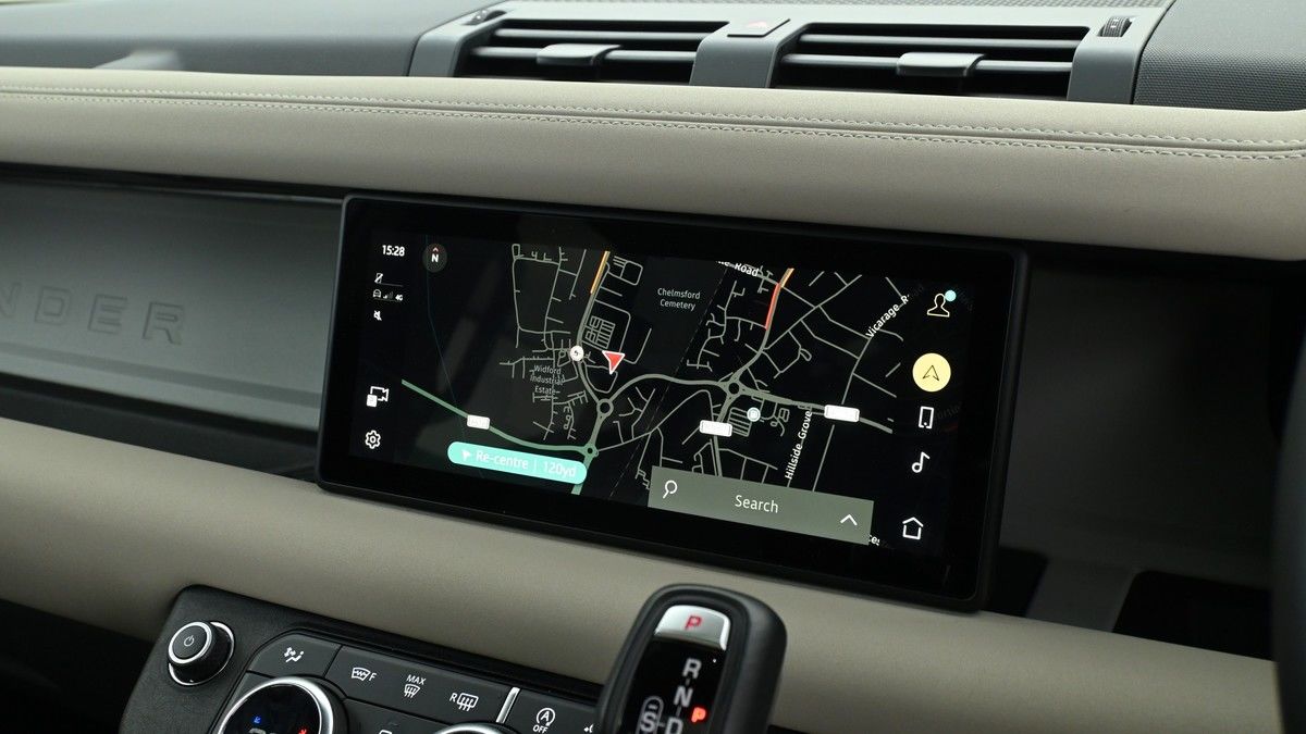 Land Rover Defender 110 Urban Image 11