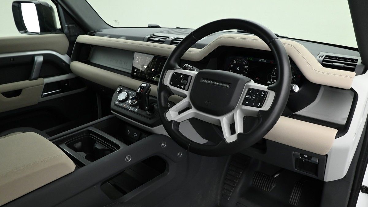 Land Rover Defender 110 Urban Image 3
