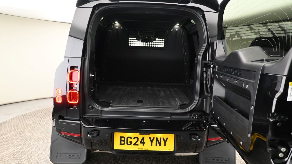 Land Rover Defender 90 Urban Image 10