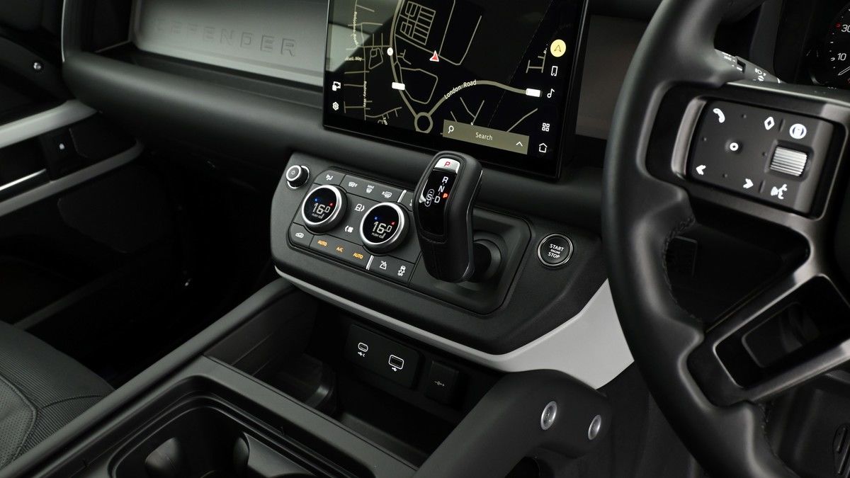 Land Rover Defender 90 Urban Image 5