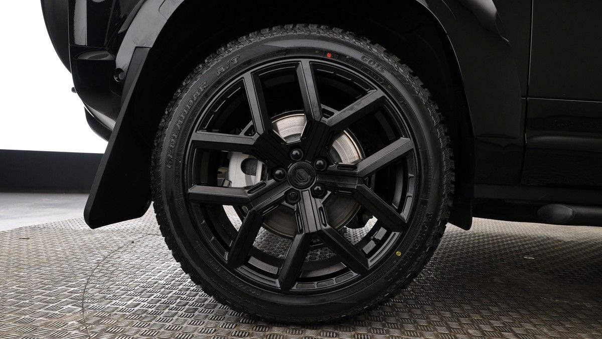 Land Rover Defender 90 Urban Image 9