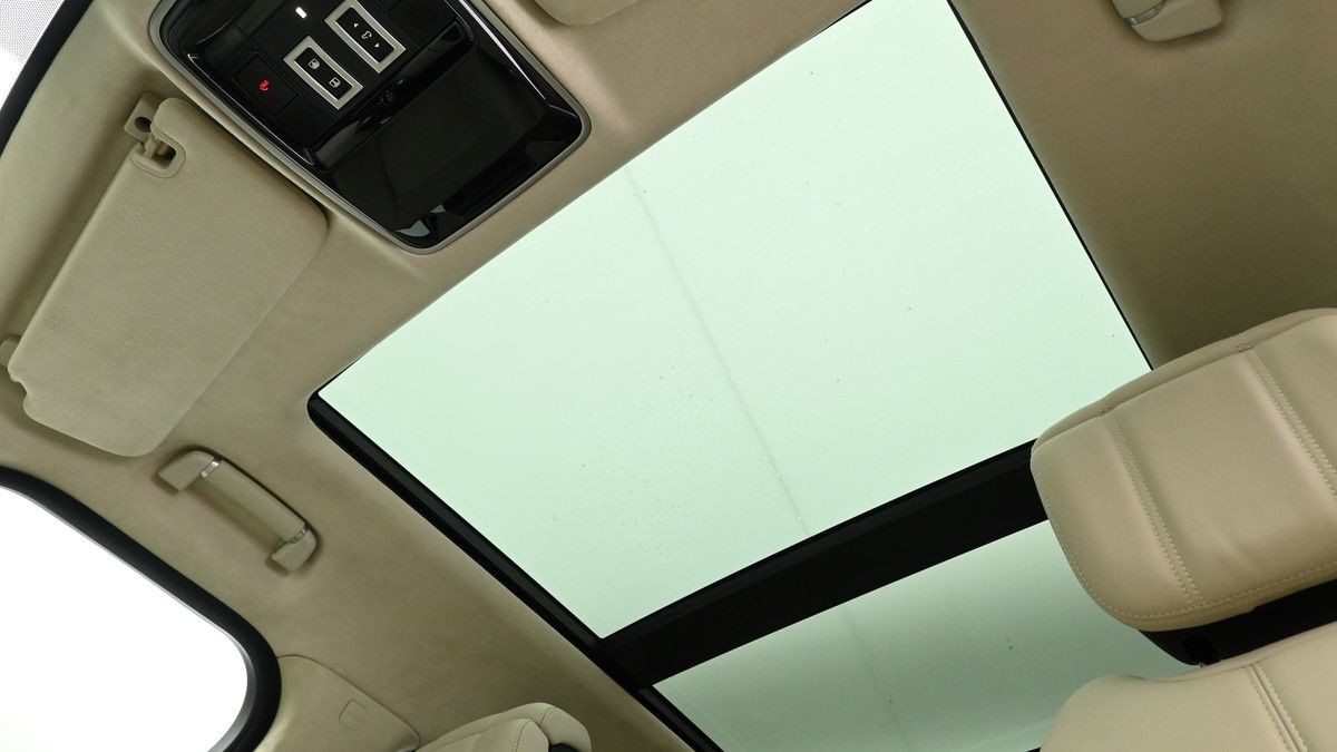 Land Rover Range Rover Image 2