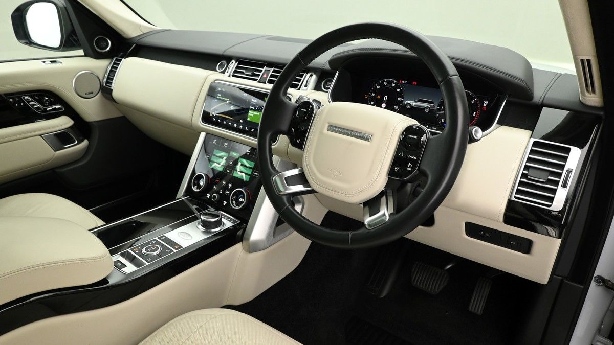Land Rover Range Rover Image 3