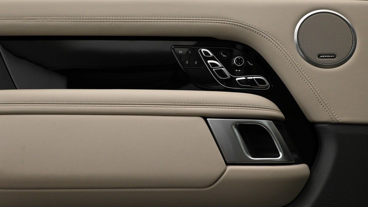 Land Rover Range Rover Image 13