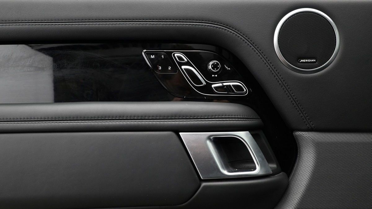 Land Rover Range Rover Image 13