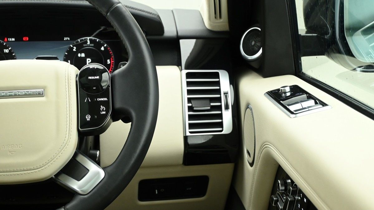 Land Rover Range Rover Image 16