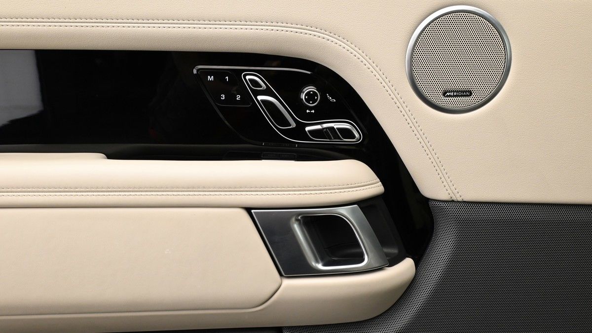 Land Rover Range Rover Image 13