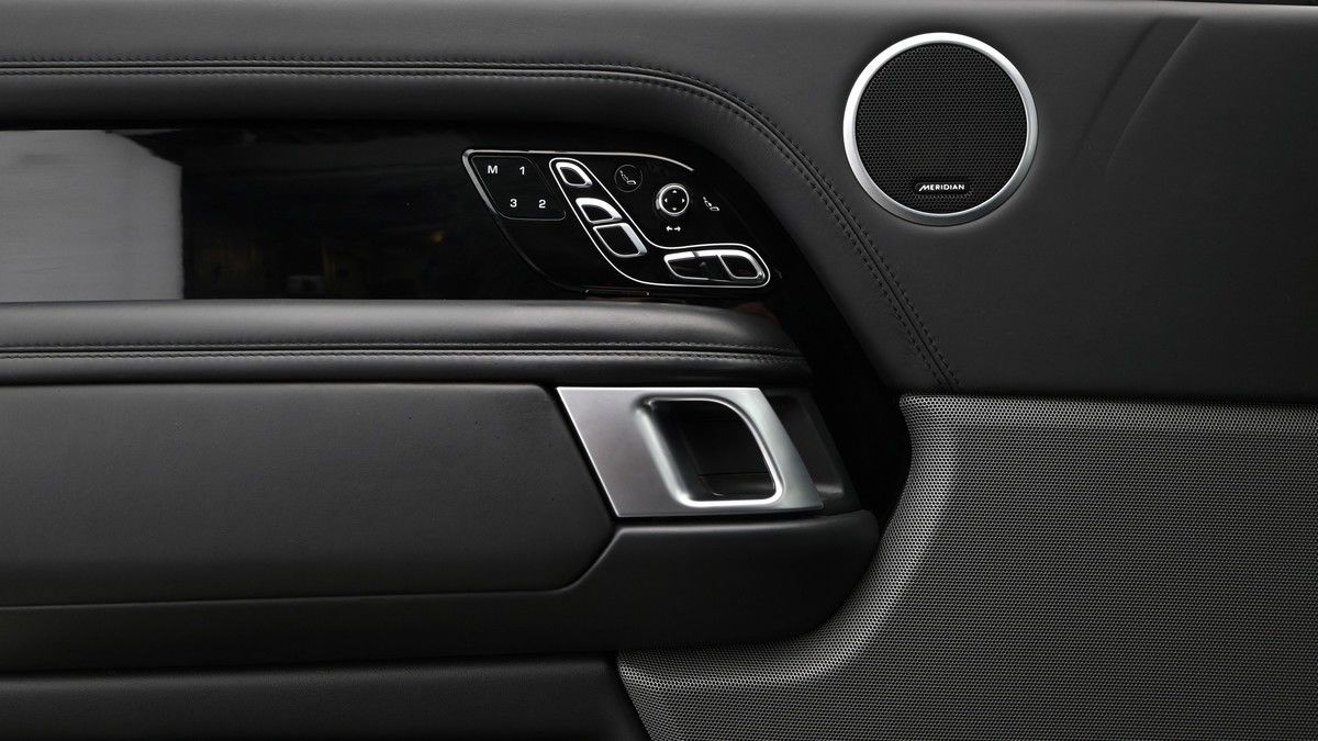 Land Rover Range Rover Image 25