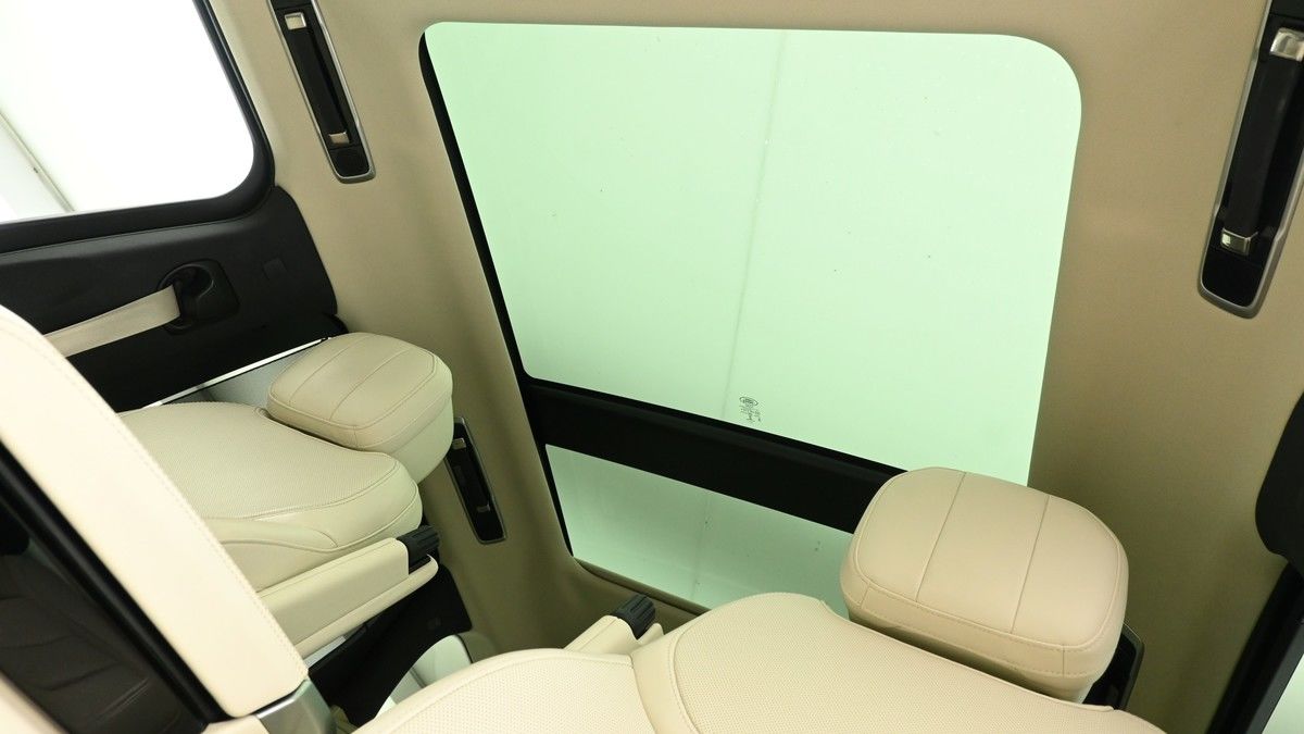 Land Rover Range Rover Image 2