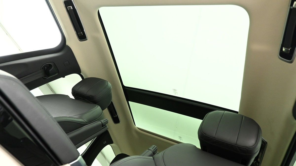 Land Rover Range Rover Image 2