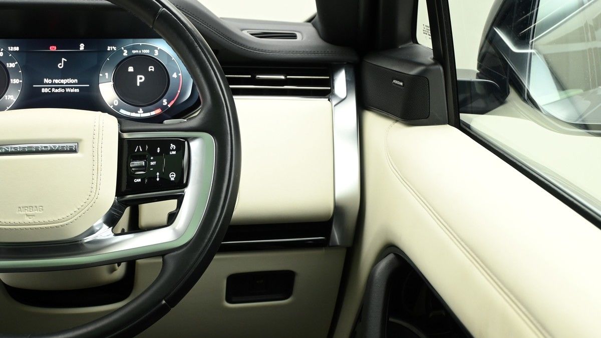 Land Rover Range Rover Image 16
