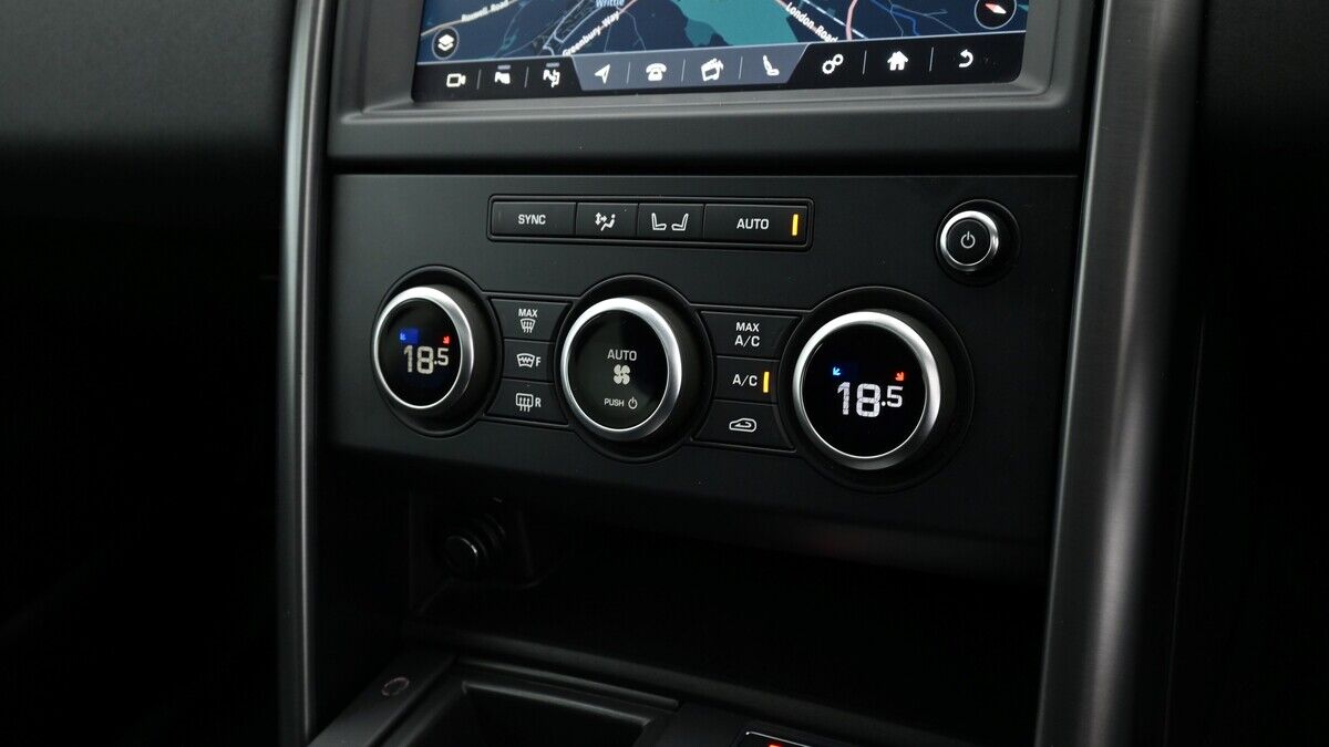 Land Rover Discovery Image 12
