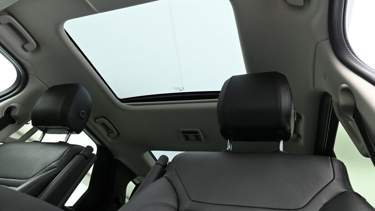 Land Rover Discovery Image 2