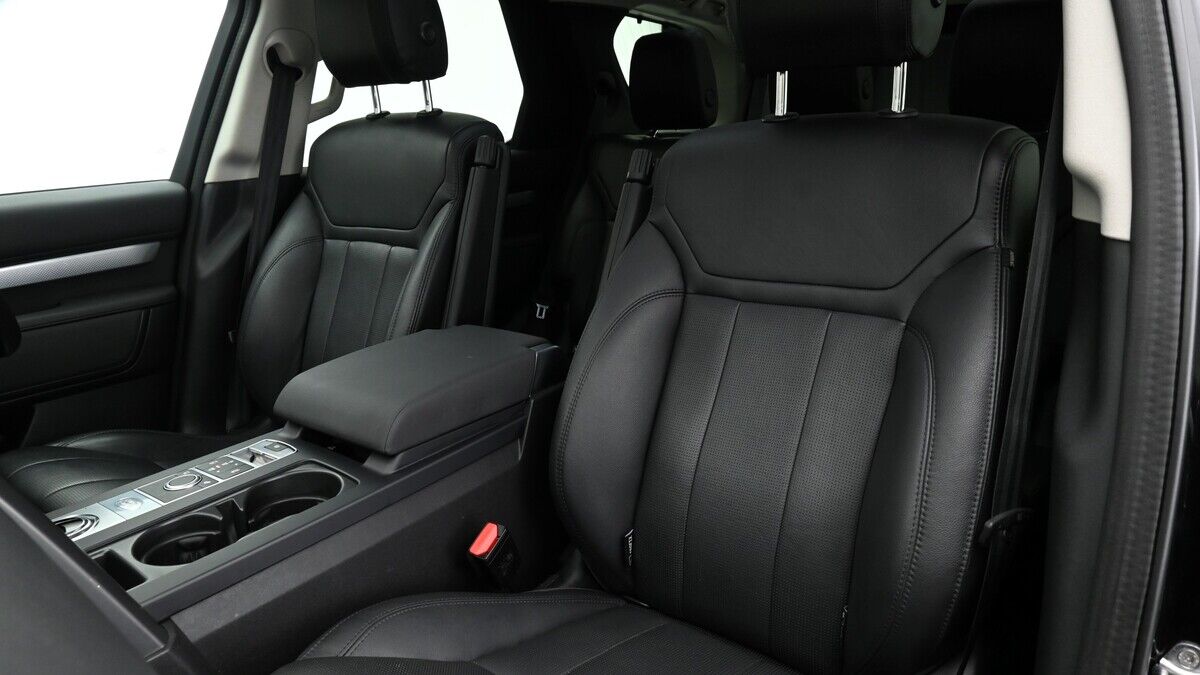Land Rover Discovery Image 4