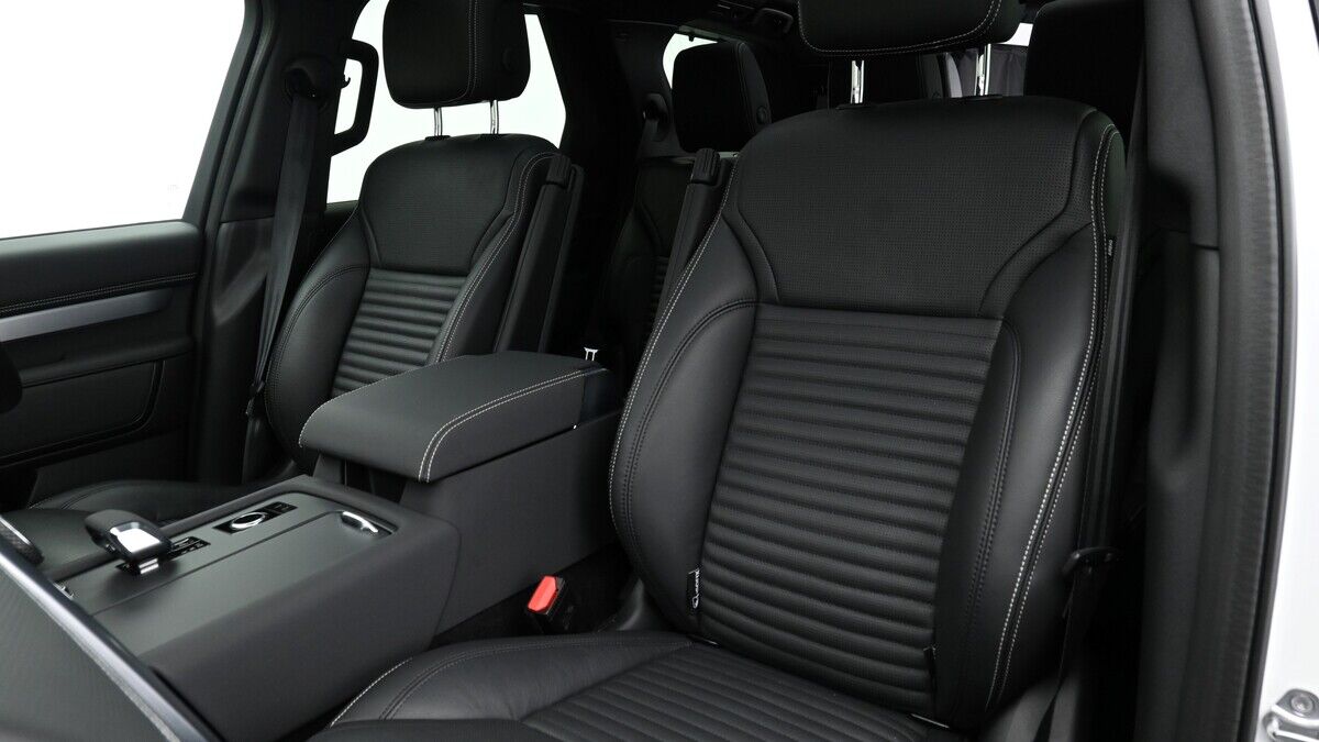 Land Rover Discovery Image 10