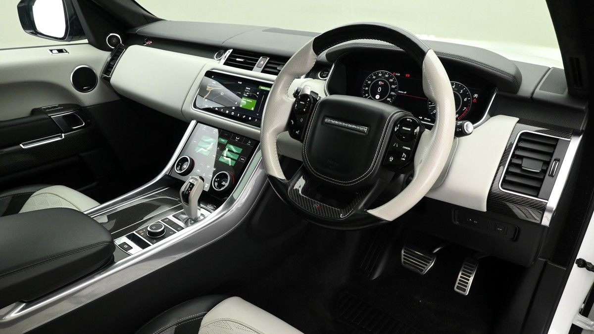 Land Rover Range Rover Sport Image 3