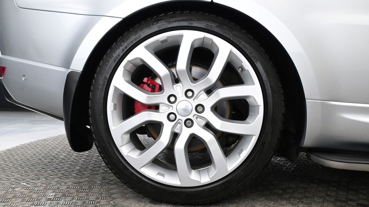 Land Rover Range Rover Sport Image 9