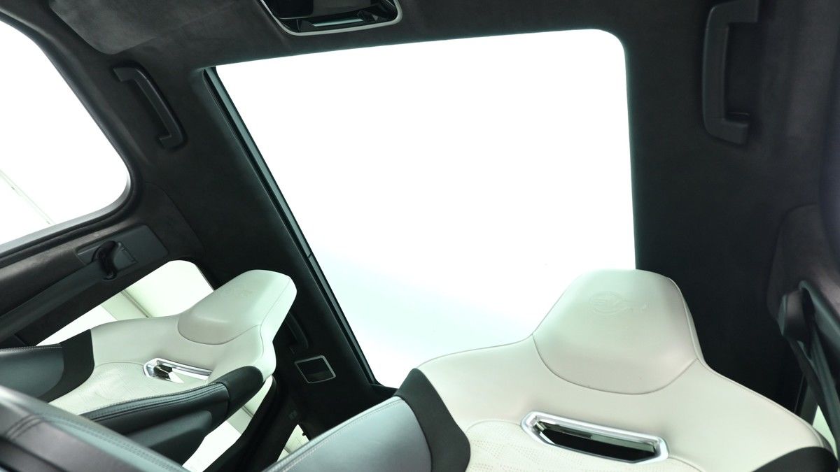 Land Rover Range Rover Sport Image 2