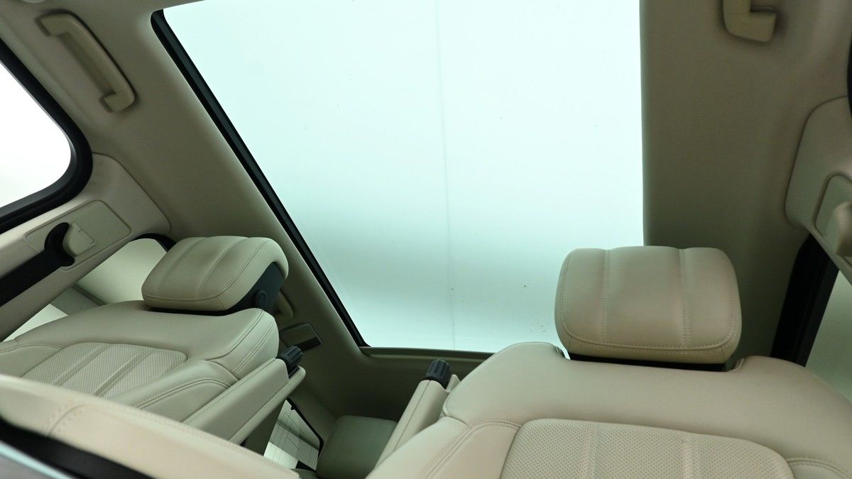 Land Rover Range Rover Sport Image 2