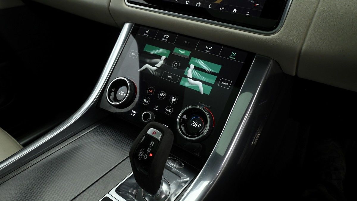 Land Rover Range Rover Sport Image 12