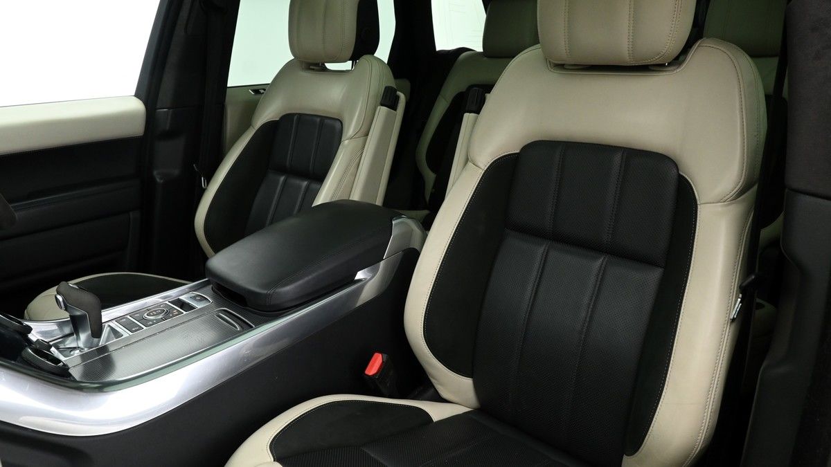 Land Rover Range Rover Sport Image 4