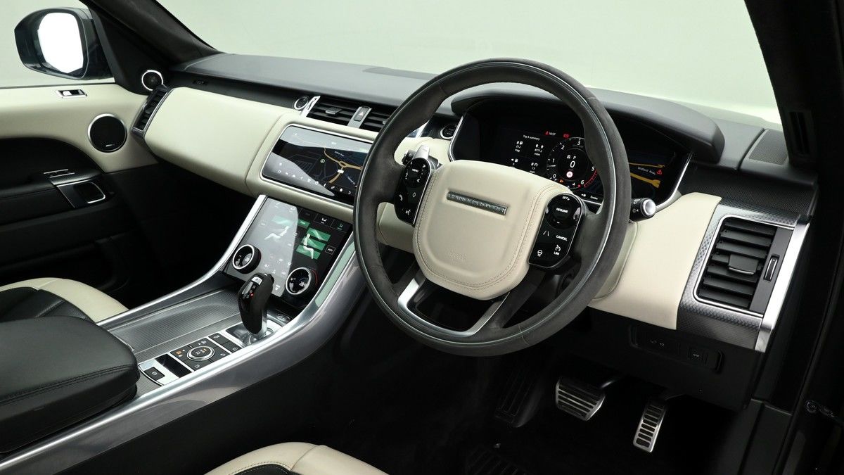 Land Rover Range Rover Sport Image 3