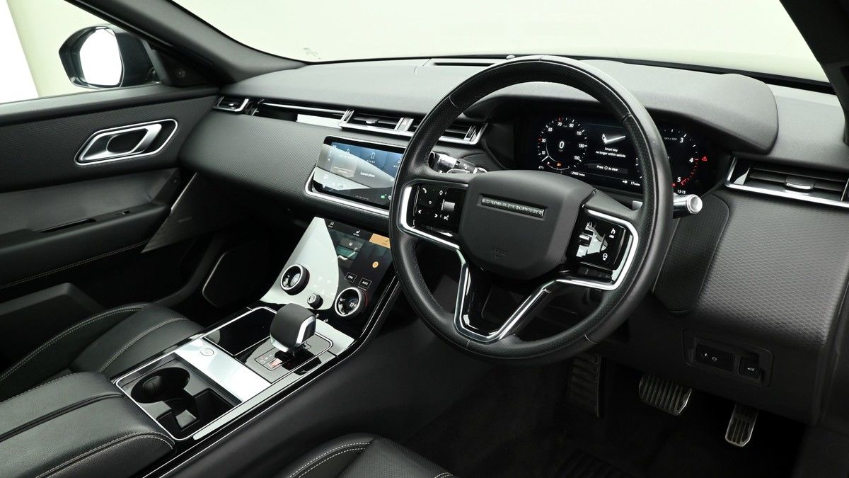 Land Rover Range Rover Velar Image 5