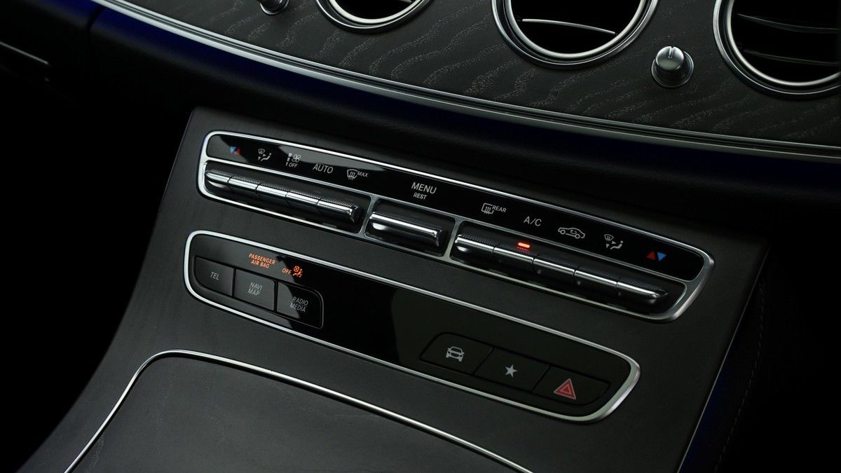 Mercedes-Benz E Class Image 12