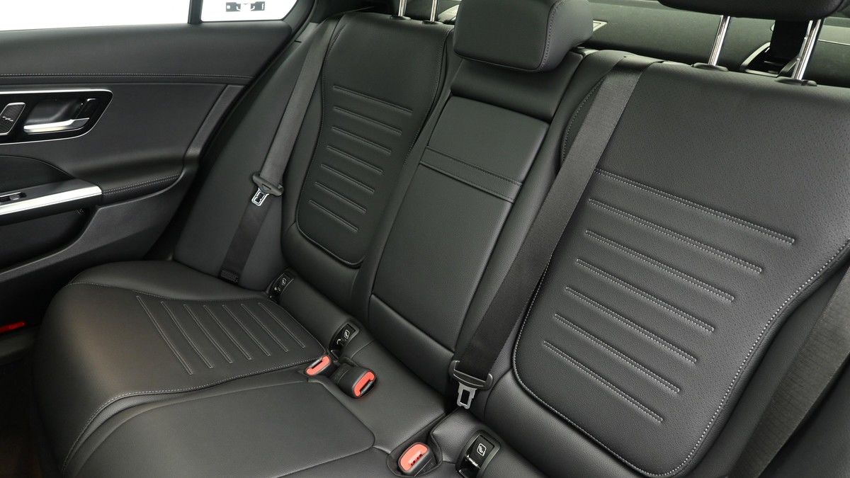 Mercedes-Benz C Class Image 5