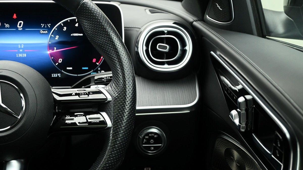 Mercedes-Benz C Class Image 16