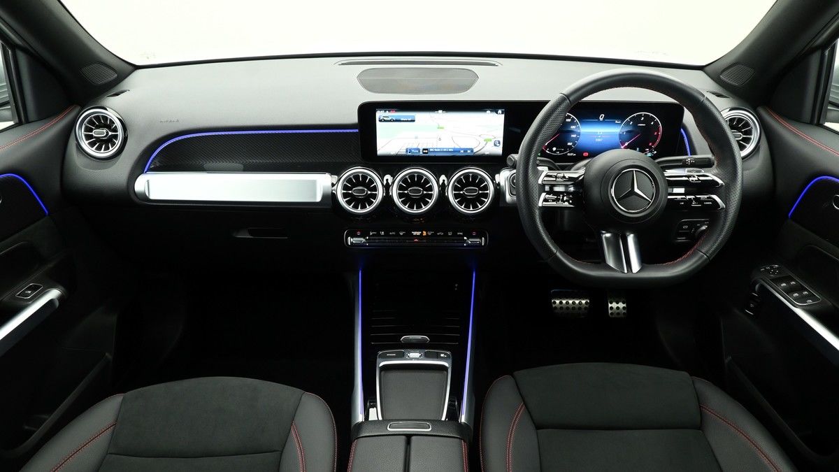 Mercedes-Benz GLB Image 14