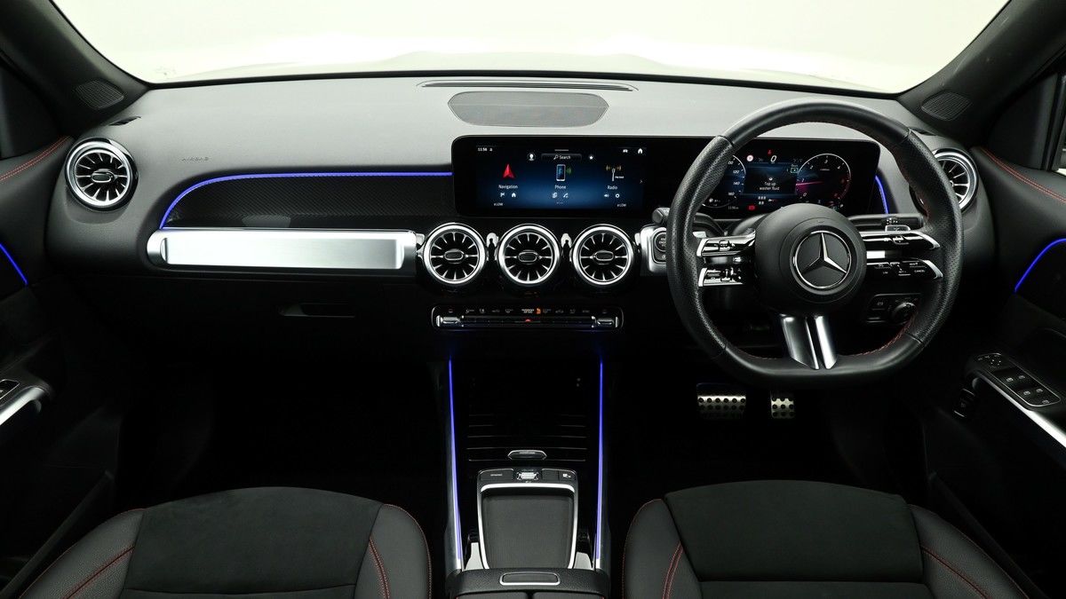 Mercedes-Benz GLB Image 14
