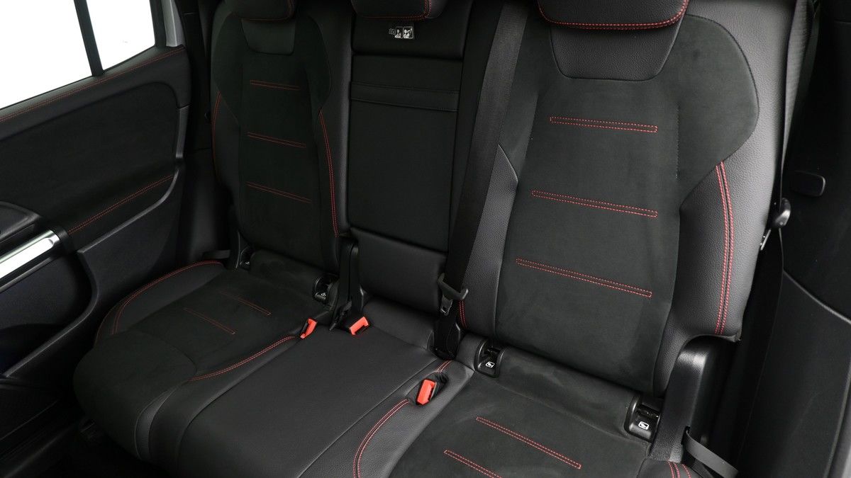 Mercedes-Benz GLB Image 4