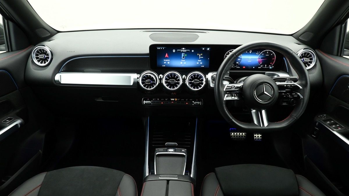 Mercedes-Benz GLB Image 14