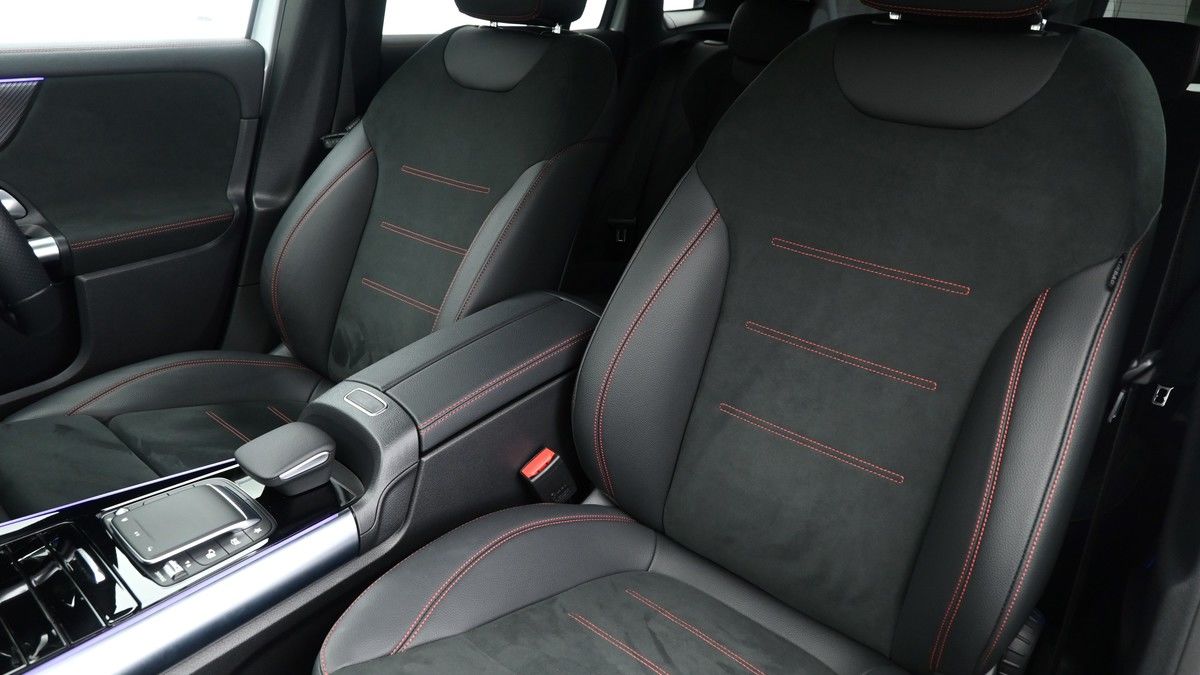 Mercedes-Benz GLA Image 4