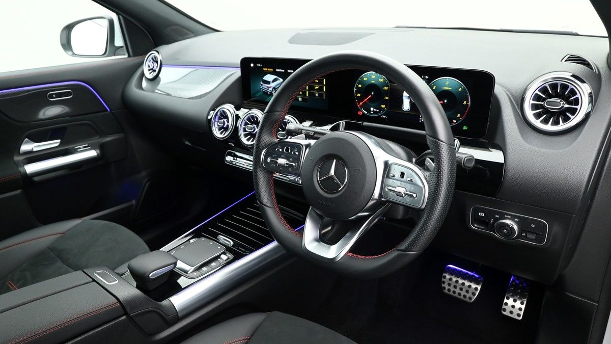 Mercedes-Benz GLA Image 3