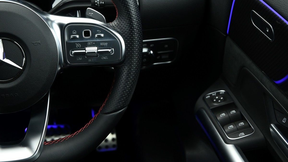 Mercedes-Benz GLA Image 16