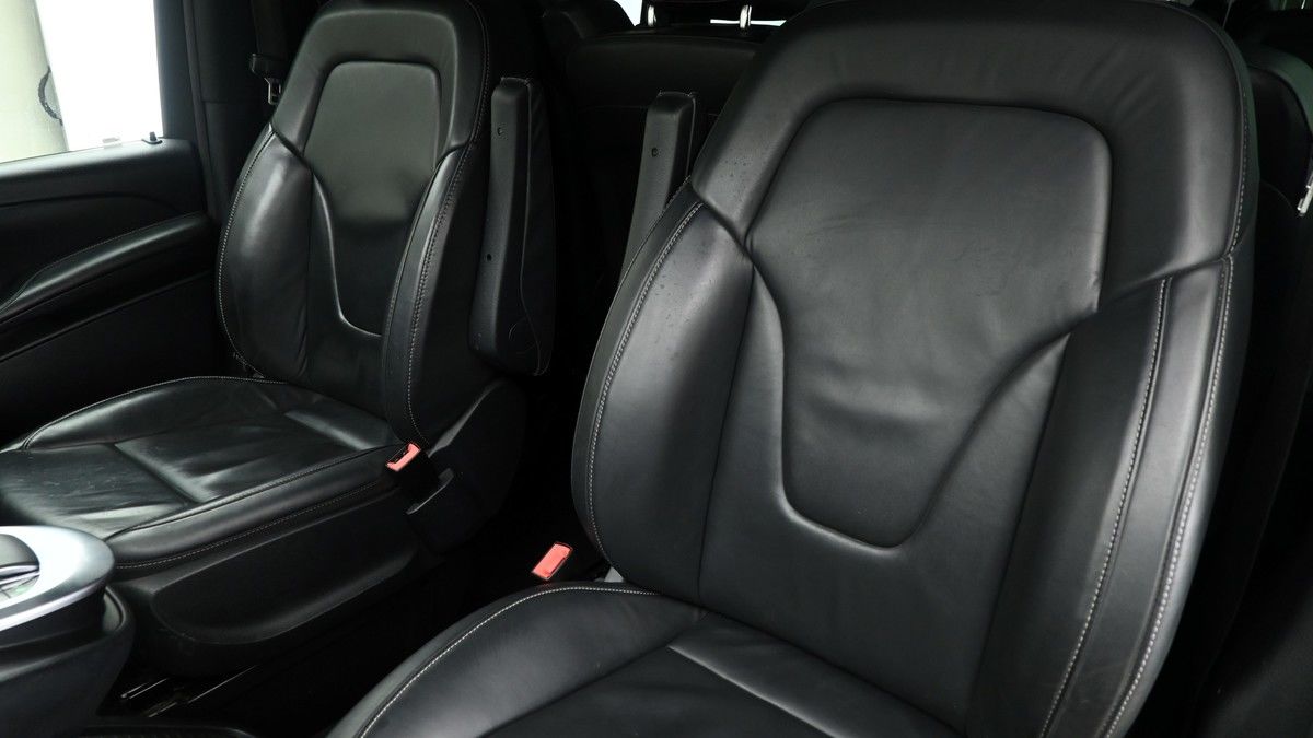 Mercedes-Benz V Class Image 4