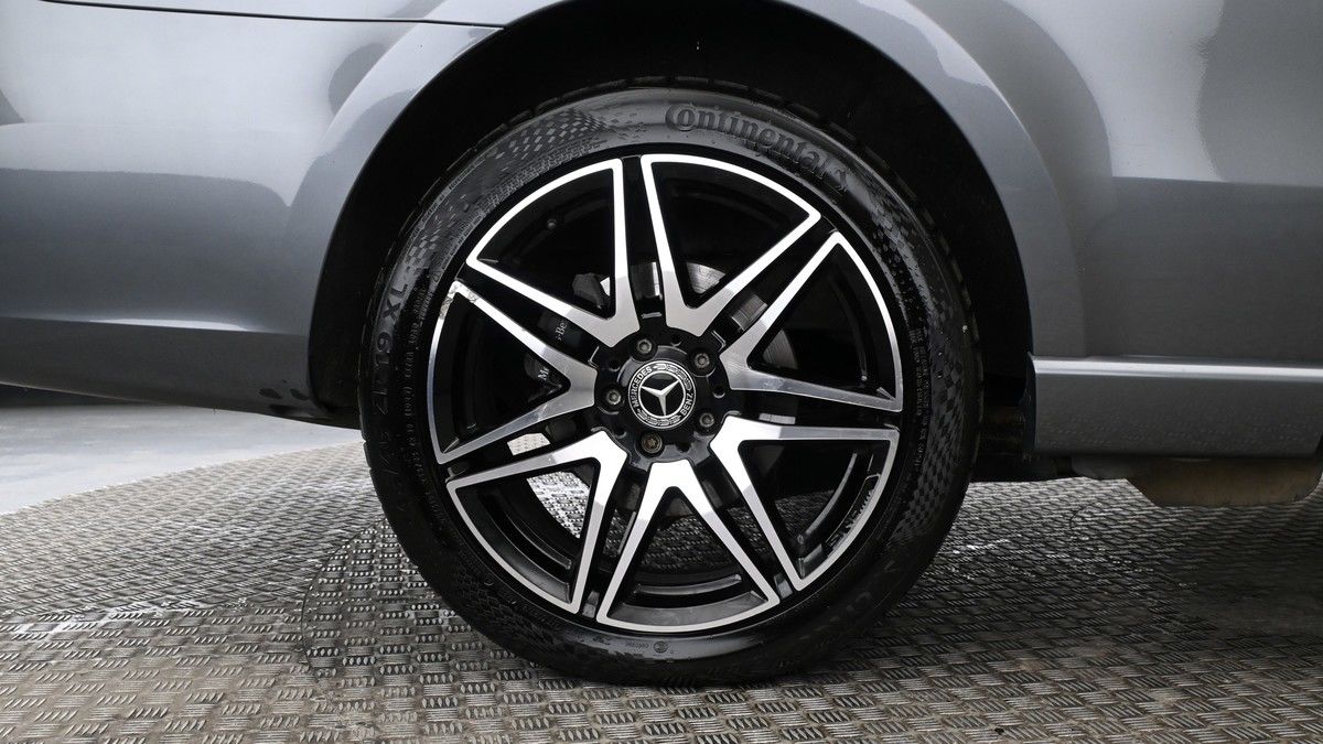 Mercedes-Benz V Class Image 9