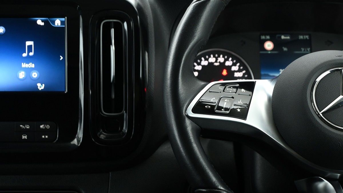 Mercedes-Benz Vito Image 14