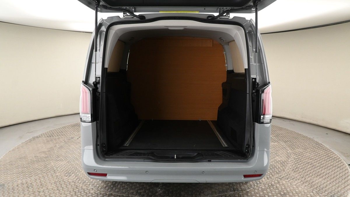 Mercedes-Benz Vito Image 10