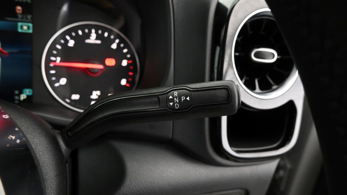 Mercedes-Benz Vito Image 2