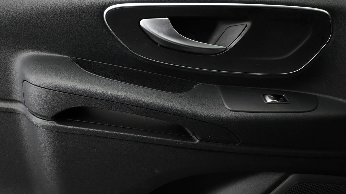 Mercedes-Benz Vito Image 13