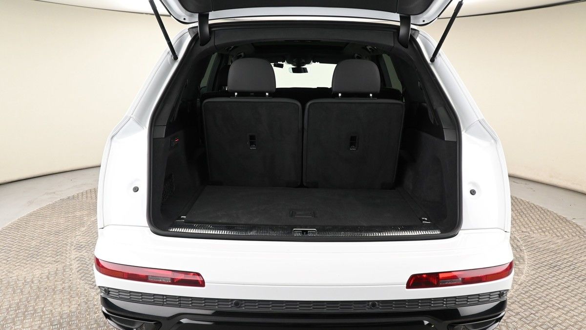 Audi Q7 Image 10